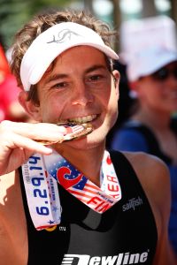 Frederik Croneborg sampling his medal