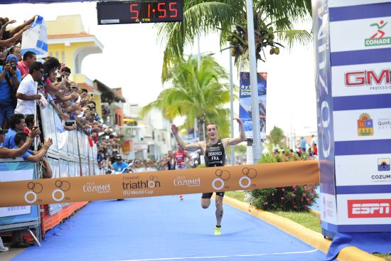 Etienne Diemunsch crossing the line in Cozumel