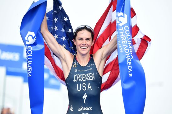 Gwen Jorgensen wins her 12th race in a row in Chicago to take out the WTS top spot